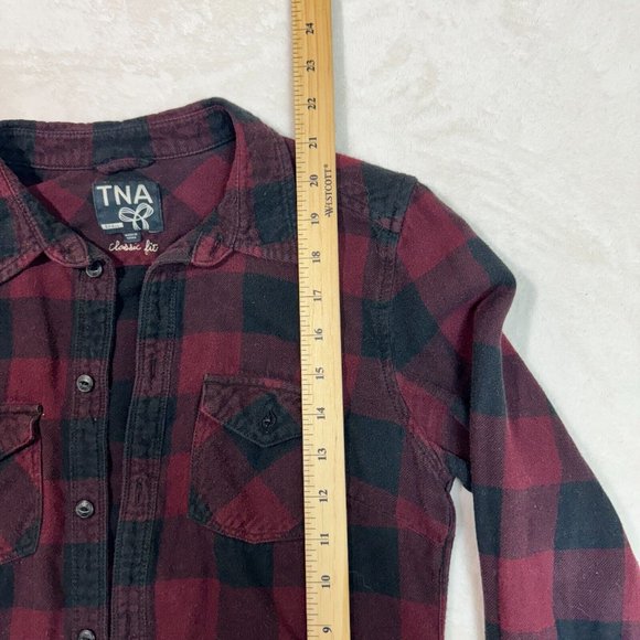TNA Aritzia Women's S Classic Fit Red & Black Plaid Flannel Shirt Button Down - Picture 9 of 10